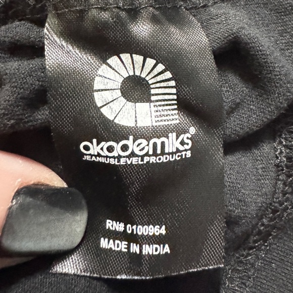 Akademiks Men’s Shirt L Black Red Short Sleeve 100% Cotton Pocket Tee No Flaws - Picture 4 of 8